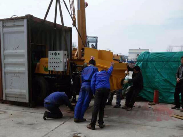loading scene of ABJZ30D concrete mixer with pump