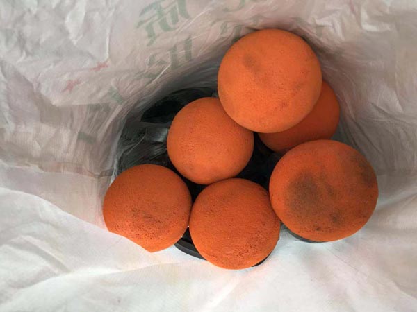 cleaning balls