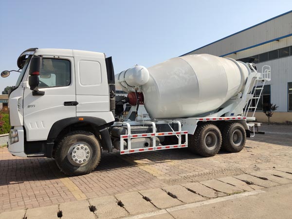trailer mounted concrete mixer