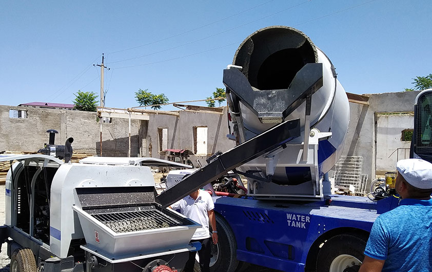 Self Loading Concrete Mixer with Pump in Haiti