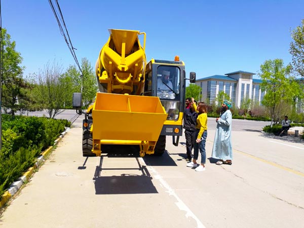 Customer Visiting Self Loading Mixer