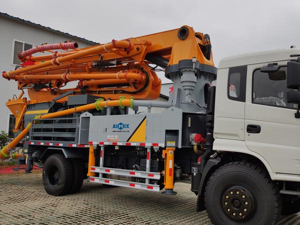 Aimix Concrete Boom Pump for Sale in Oman
