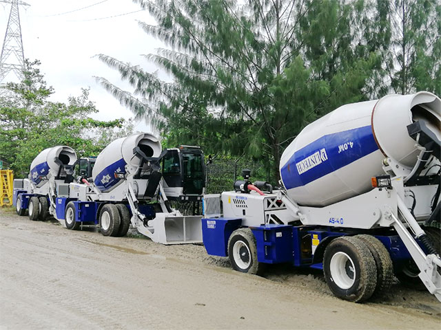 AS-4.0 self loading mixers in Papua, Indonesia