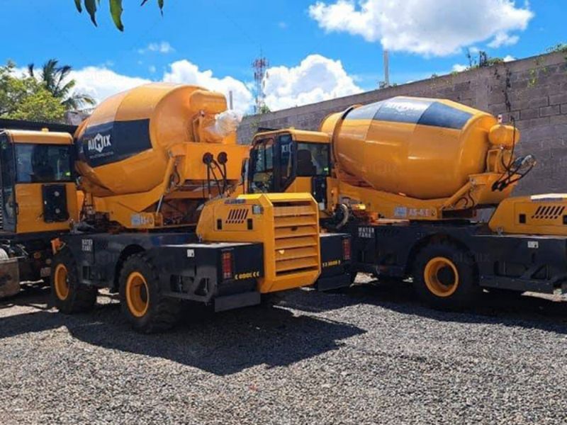 AS-4.0 Self Loader Mixer Truck For House Construction in Guatemala