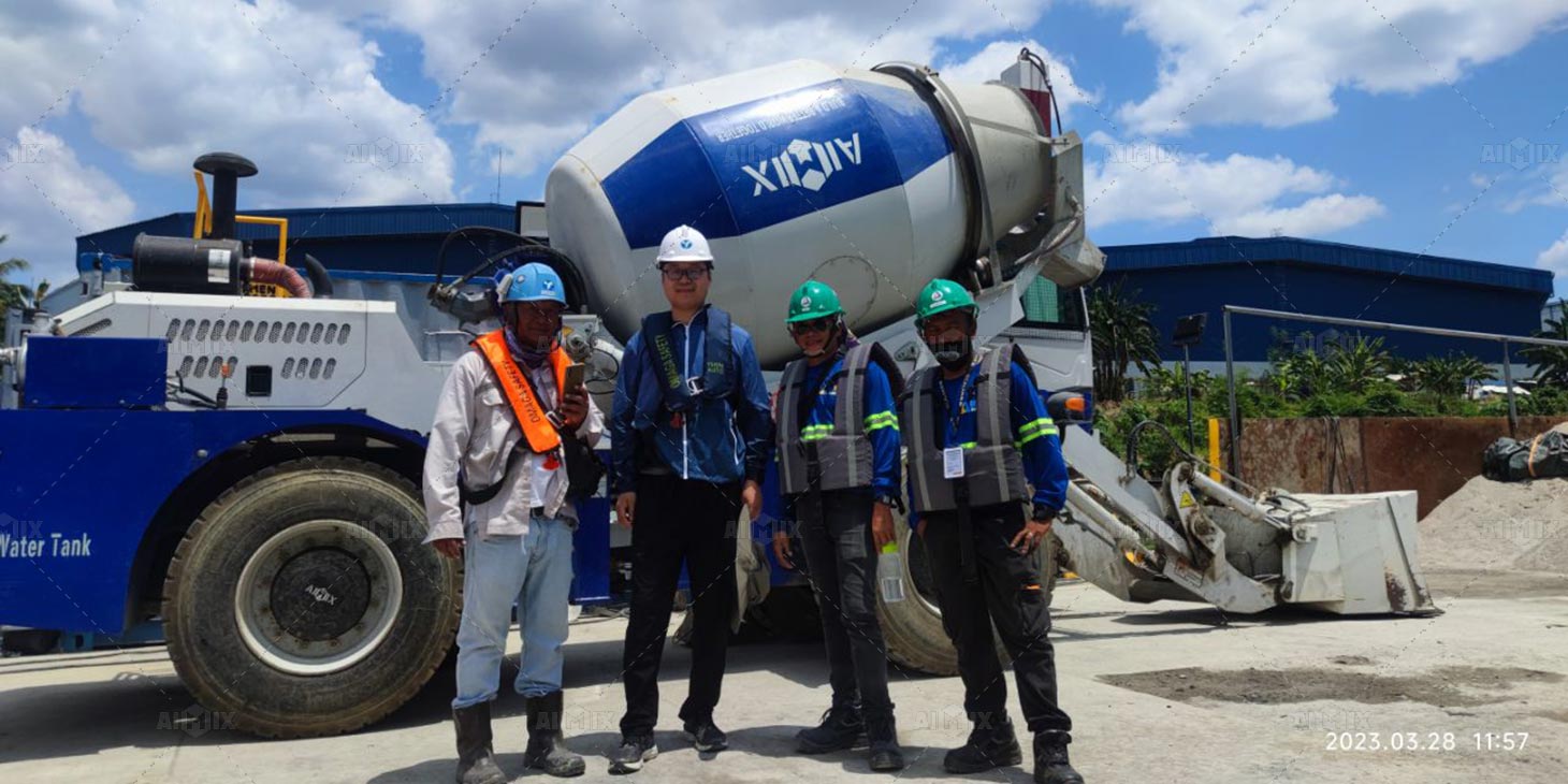 AIMIX Engineer - Mr.Li Guiding Self Loading Mixer Installation On-site