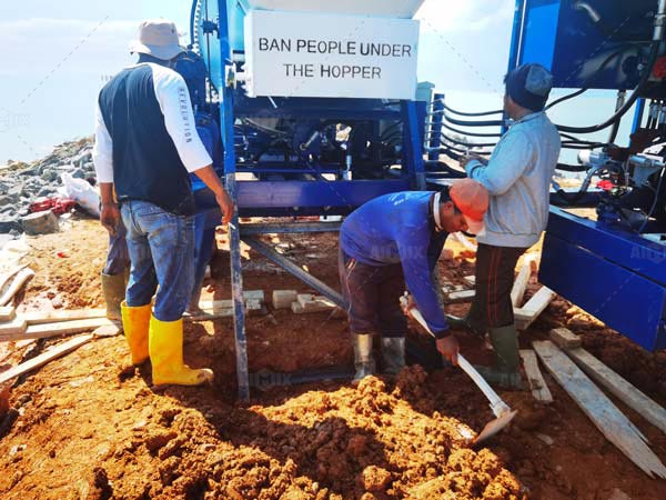 Concrete Pump Maintenance Personnel