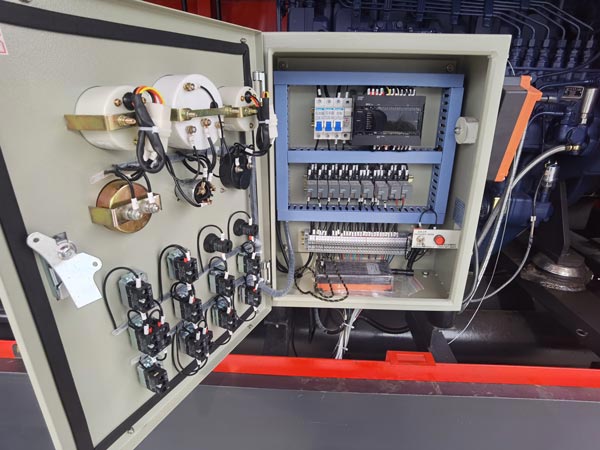 PLC Control System Omron (Japan)