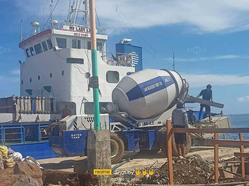 self loading concrete mixer for seaside work