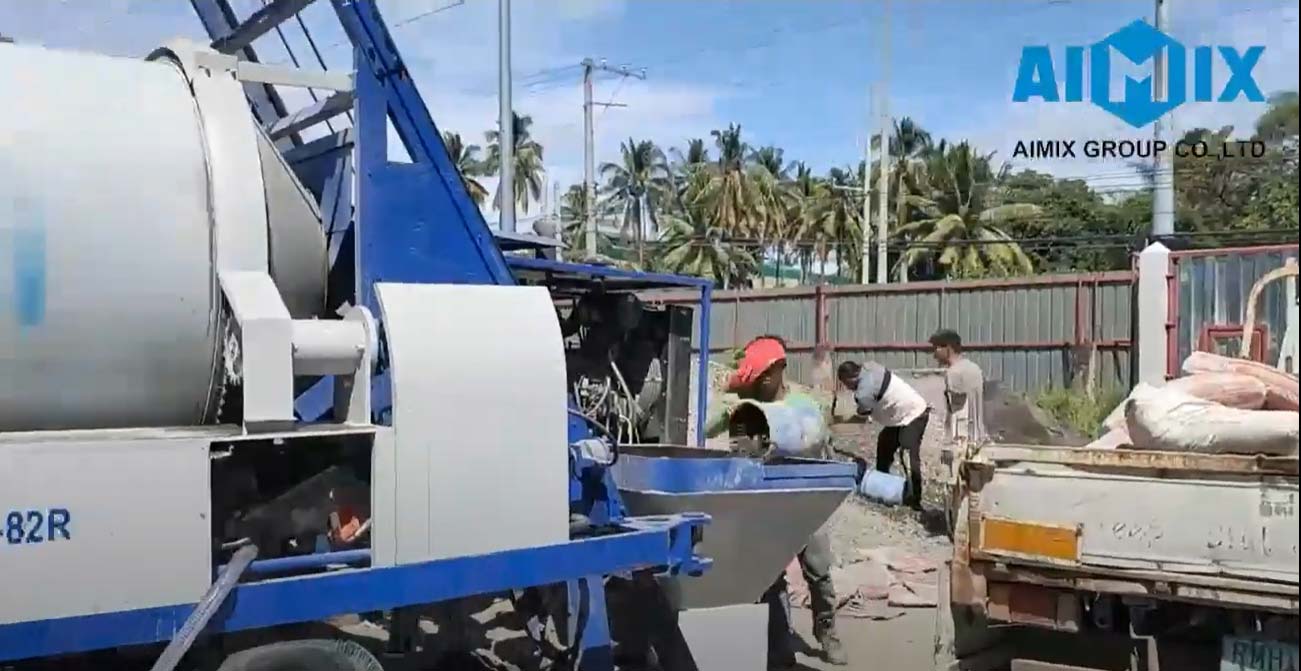 Mixing Concrete In Concrete Mixer with Pump Working Process