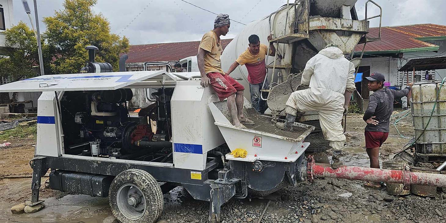 Diesel Concrete Pump Static And Concrete Mixer Truck