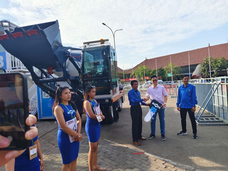 hot-sale mixer beton self loading in Indonesia