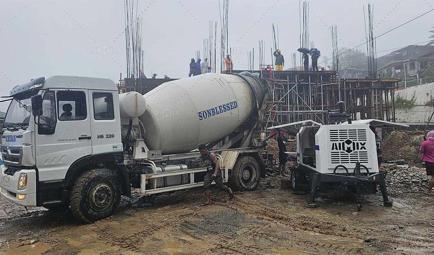 Diesel Concrete Pump Pumping Concrete For Building Project