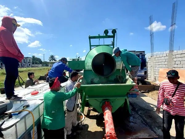 concrete mixture pump -small size for warehouse construction in philippines