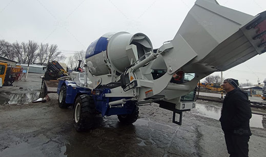 Self Loading Mixer for Factory Construction in Kazakhstan