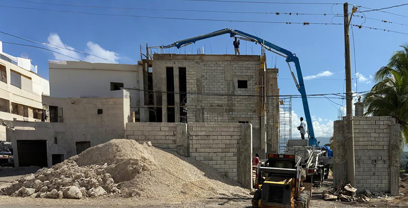 Concrete Pumping in Narrow-Space on-site operation