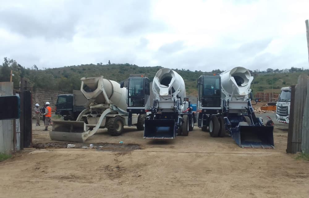 Kenya customer assembling the self loading mixer on-site