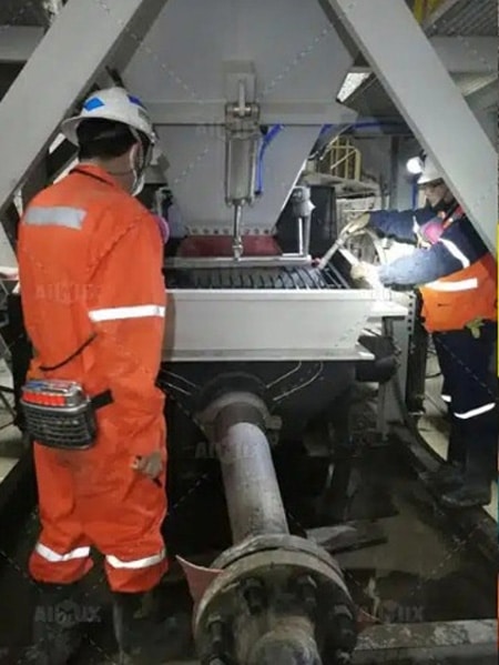 Pumping concrete in Narrow tunnel