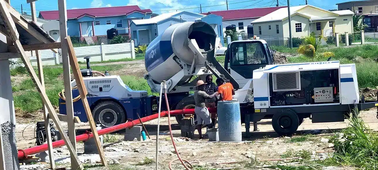 concrete pump and self loading mixer for projects in Peru