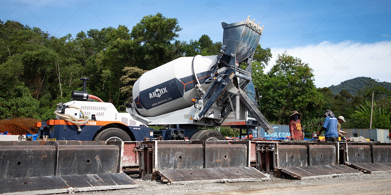 self loading concrete mixer machine for sale in Tanzania