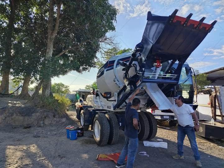 AS-3.5 Self Loading Concrete Mixer Working In the USA