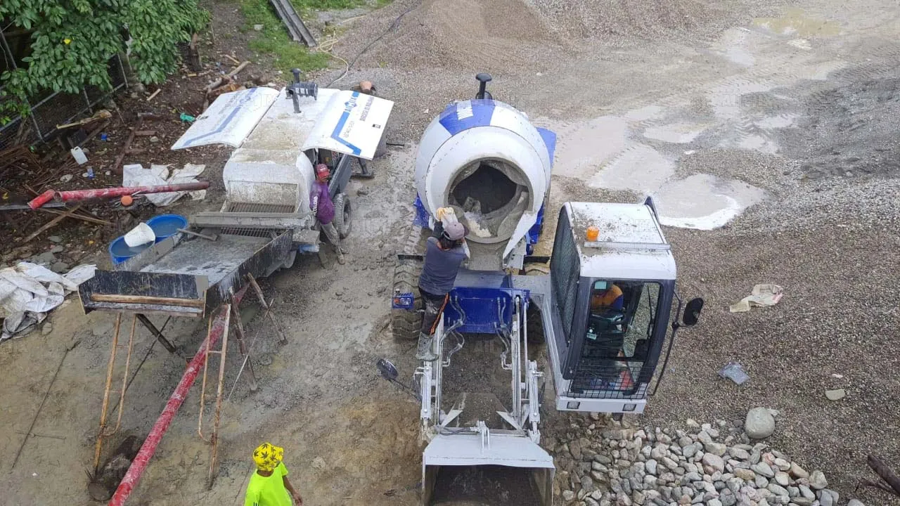 Self Loading Mixer with Pump For Building Construction