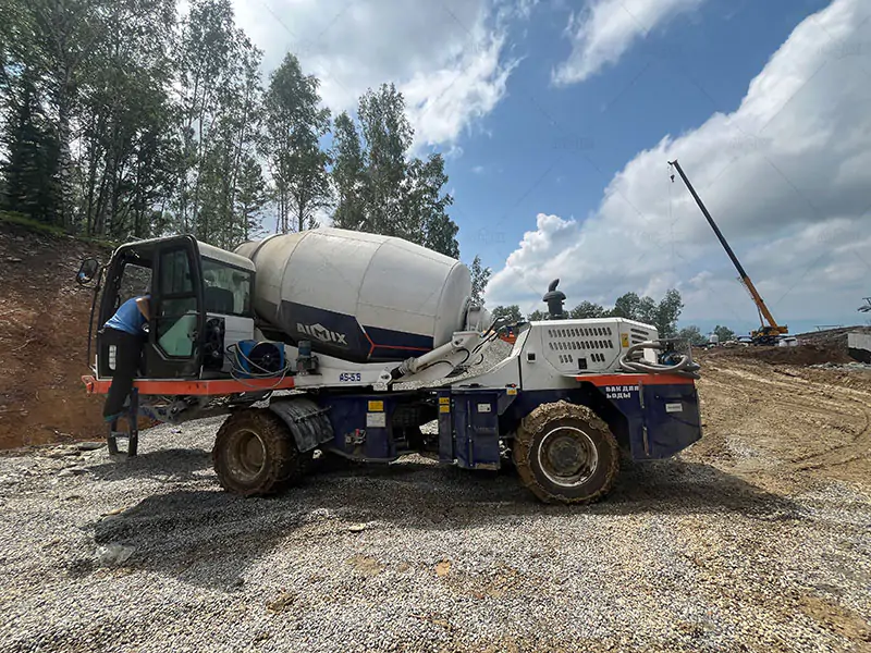 AS-5.5 self loader concrete mixer working in Altai Mountains